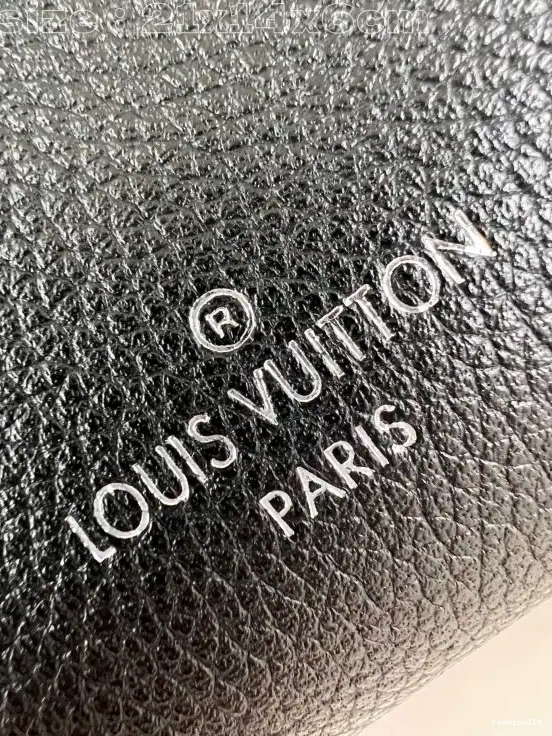Trunk LOUIS VUITTON PM-21*14*6CM Side 0401